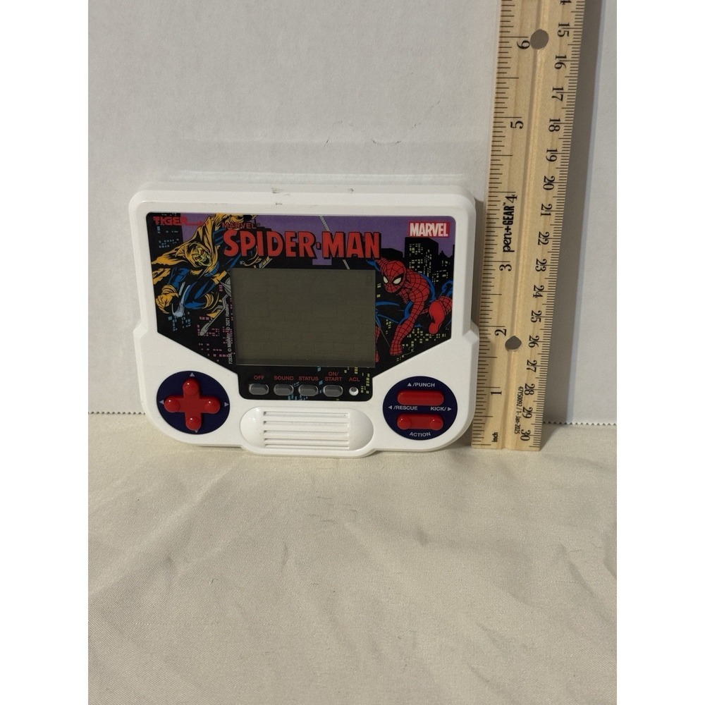 2020 Spider Man Hasbro Tiger Electronics Handheld Game Marvel - Works - Picture 6 of 7